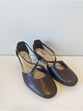 Step Up Comfort Leather 9.5W Kitten Heel Mary Jane Career corpcore